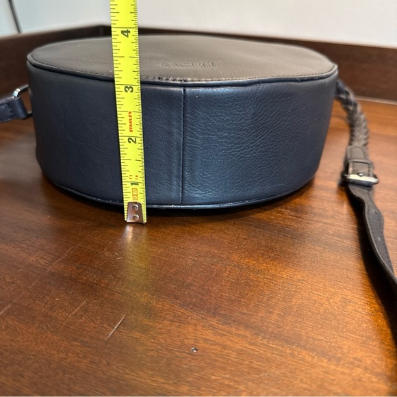 Rachel Roy Womens Circle Crossbody Adj. Strap Blk Pebbled Leather EUC B - Picture 4 of 11